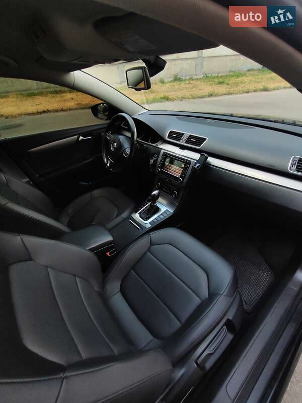 Универсал Volkswagen Passat 2011 в Кропивницком