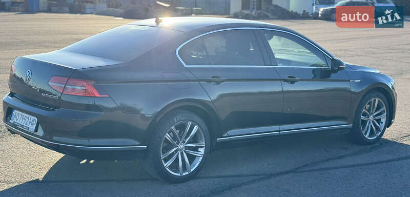 Седан Volkswagen Passat 2015 в Ужгороде