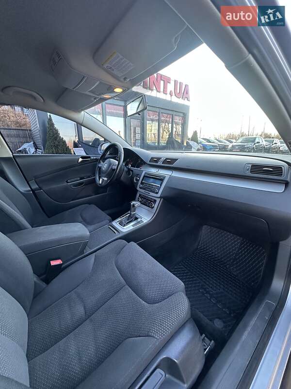 Универсал Volkswagen Passat 2010 в Белогородке