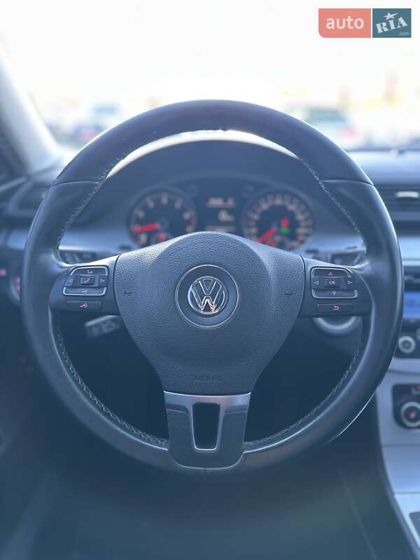 Универсал Volkswagen Passat 2010 в Белогородке