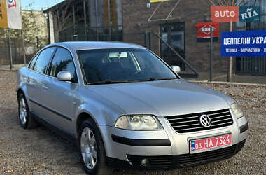 Седан Volkswagen Passat 2003 в Виннице