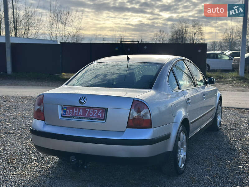 Седан Volkswagen Passat 2003 в Виннице