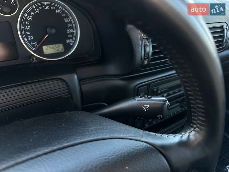 Седан Volkswagen Passat 2003 в Виннице