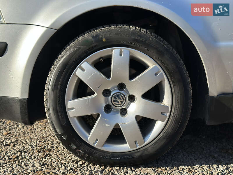 Седан Volkswagen Passat 2003 в Виннице