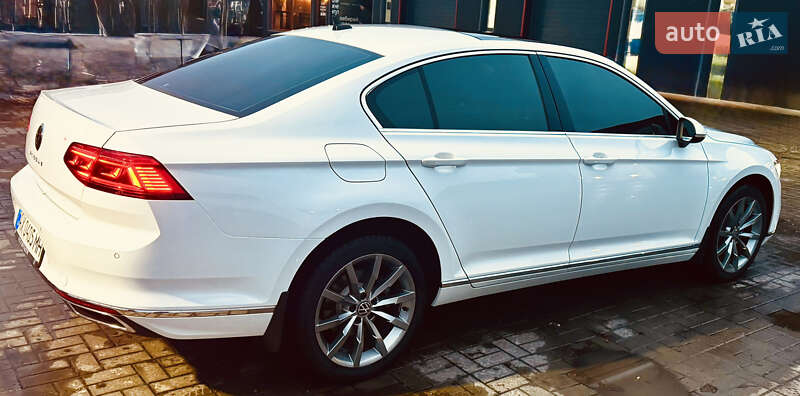 Седан Volkswagen Passat 2020 в Лозовой
