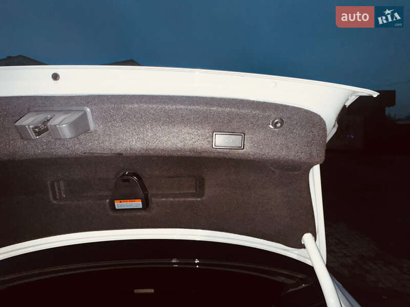 Седан Volkswagen Passat 2020 в Лозовой