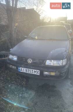 Седан Volkswagen Passat 1994 в Вышгороде