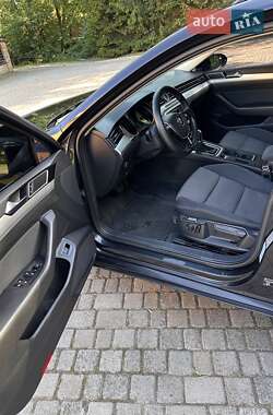 Универсал Volkswagen Passat 2015 в Мостиске