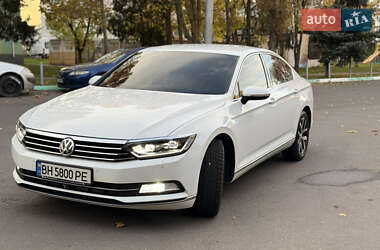 Седан Volkswagen Passat 2016 в Одессе