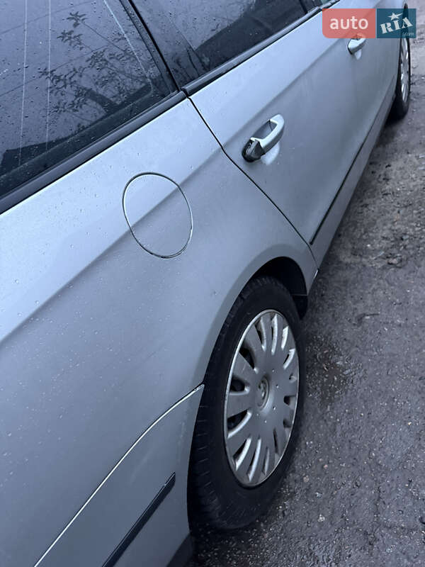 Универсал Volkswagen Passat 2006 в Киеве