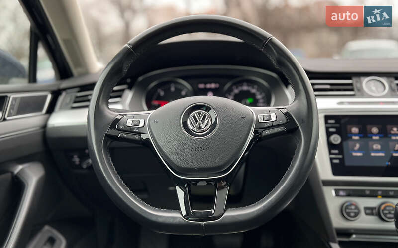 Универсал Volkswagen Passat 2017 в Львове