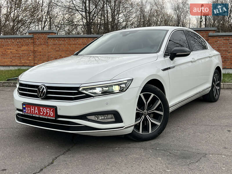 Седан Volkswagen Passat 2021 в Дрогобыче