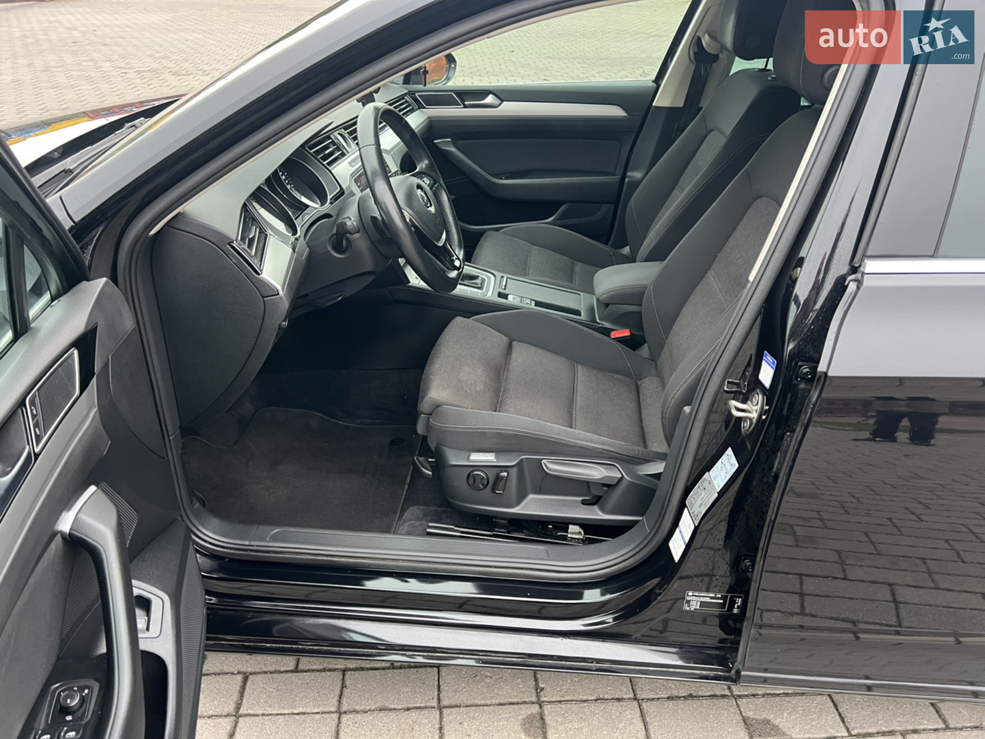 2019 Volkswagen Passat - мініатюра 14