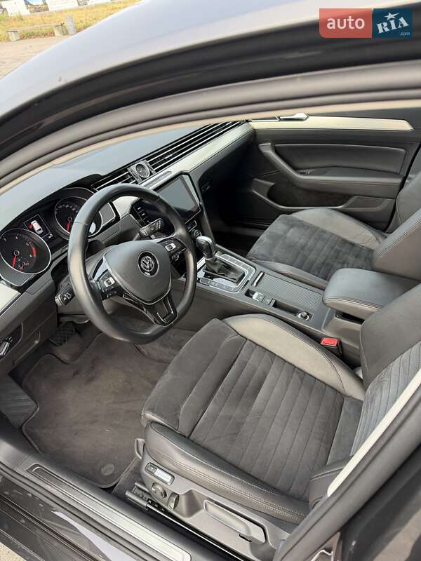 Універсал Volkswagen Passat 2018 в Львові
