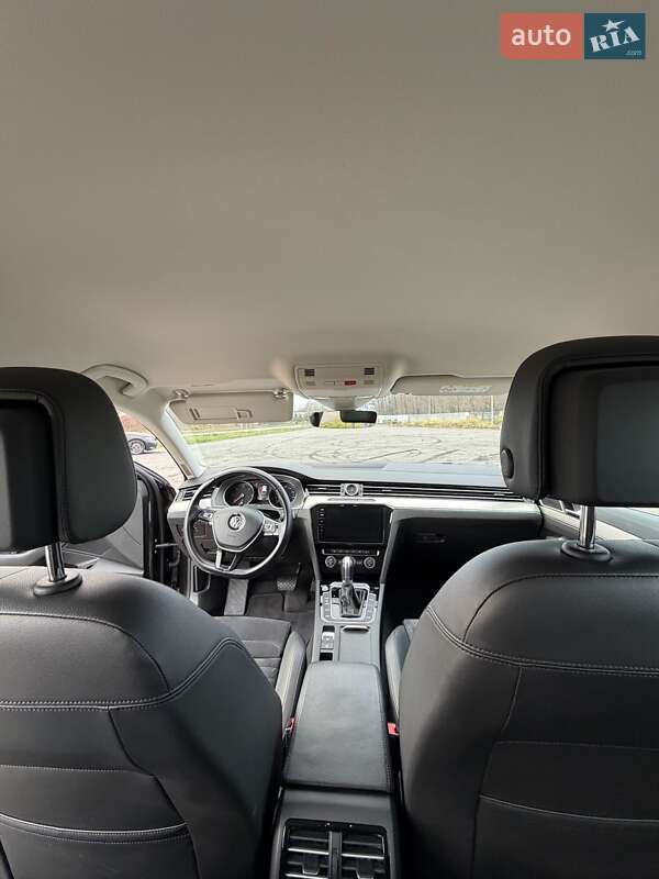 Універсал Volkswagen Passat 2018 в Львові