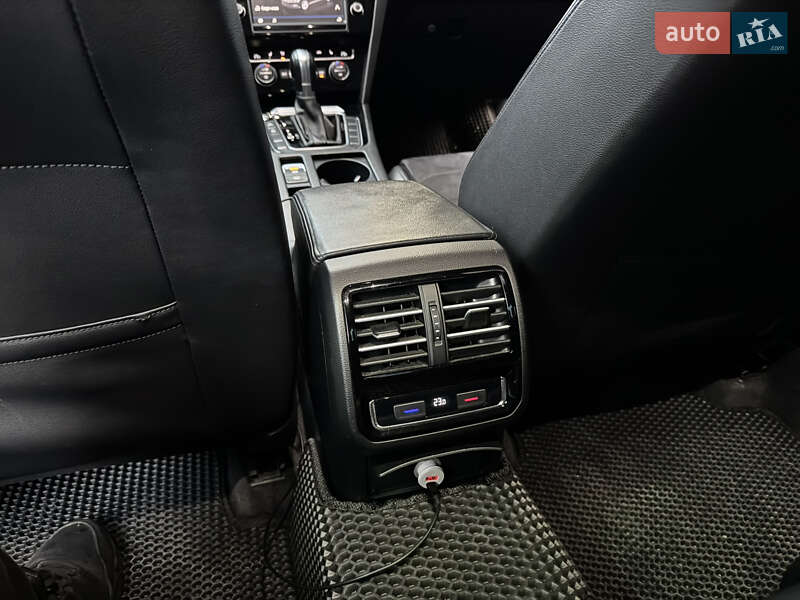 Седан Volkswagen Passat 2016 в Тростянце