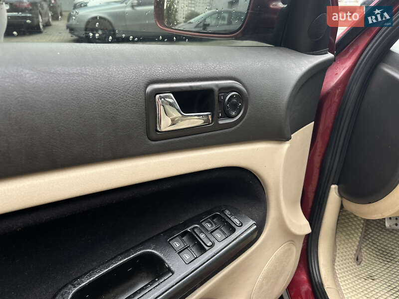 Седан Volkswagen Passat 1998 в Луцке