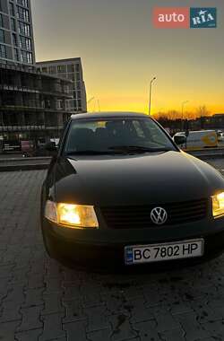 Седан Volkswagen Passat 1998 в Львові