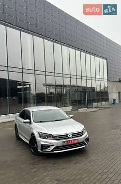 Седан Volkswagen Passat 2017 в Костополе