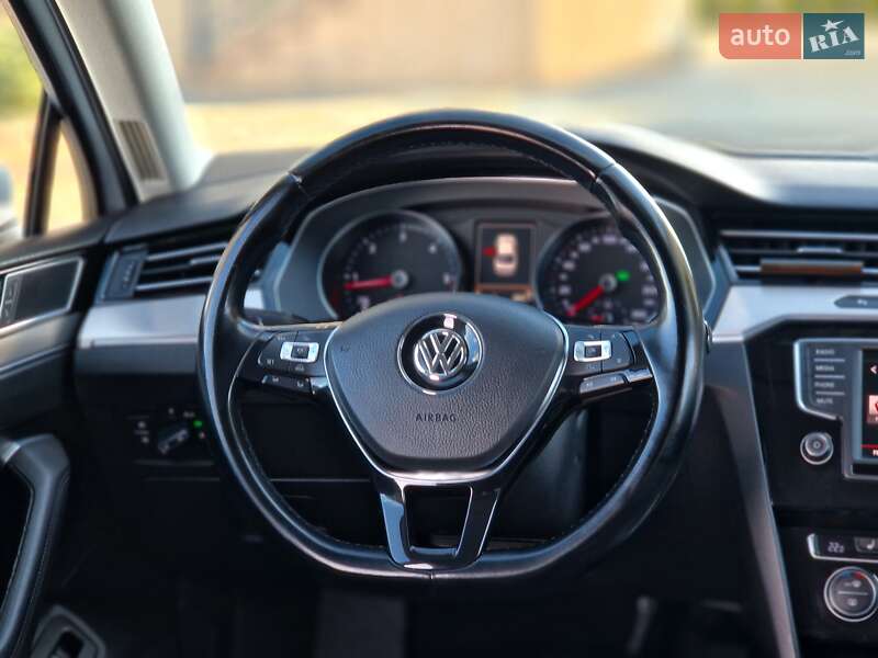 Седан Volkswagen Passat 2016 в Дрогобыче