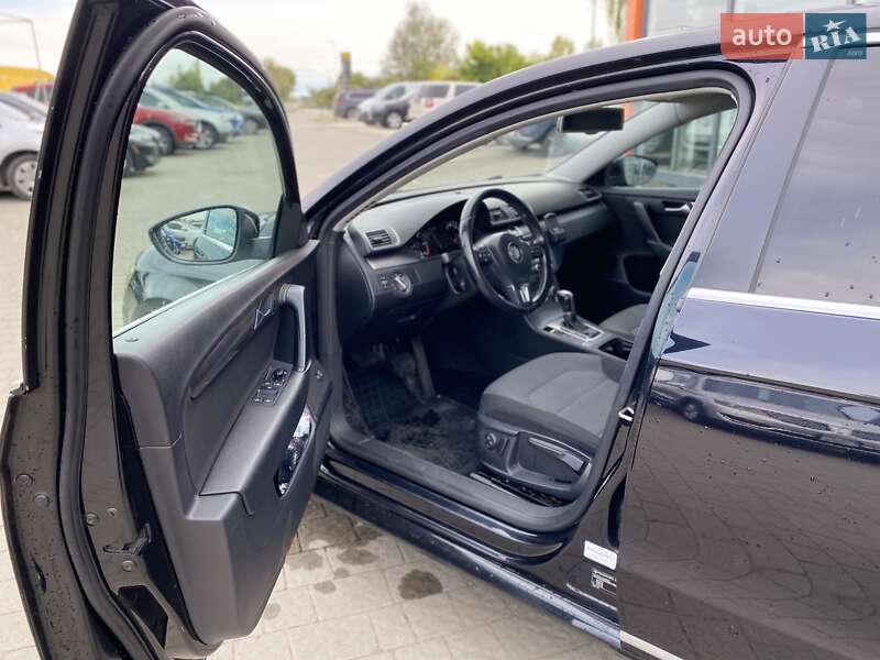 Седан Volkswagen Passat 2014 в Ужгороді