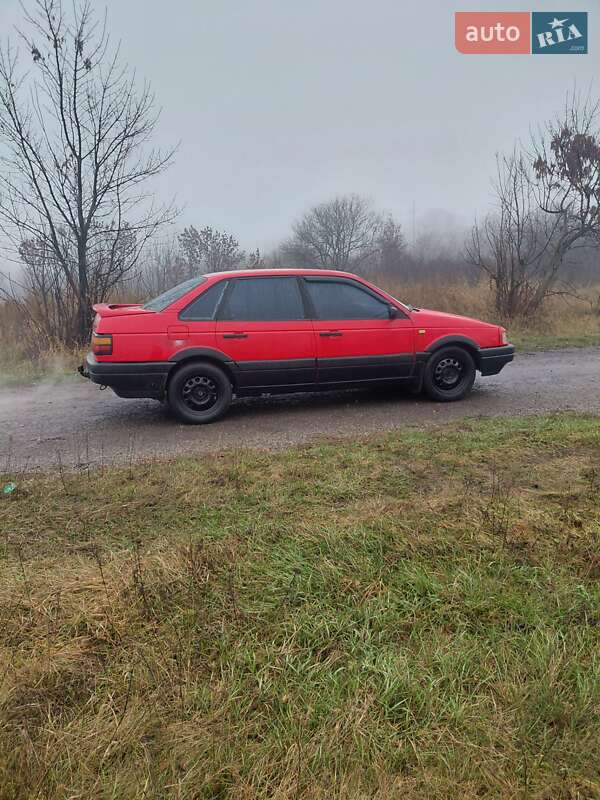 Седан Volkswagen Passat 1991 в Сквире