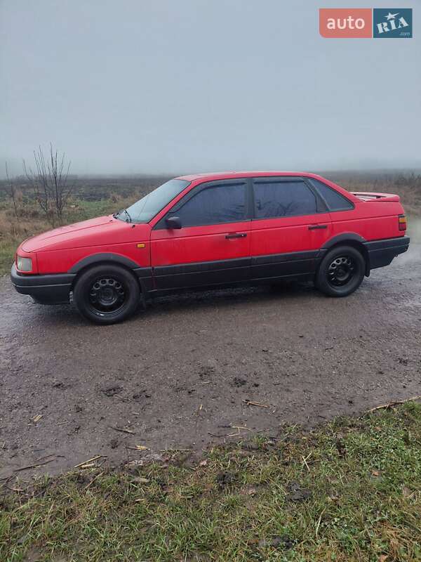 Седан Volkswagen Passat 1991 в Сквире