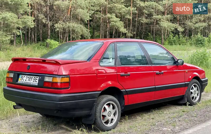 Седан Volkswagen Passat 1992 в Кривом Роге