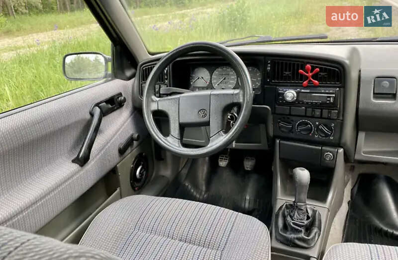 Седан Volkswagen Passat 1992 в Кривом Роге