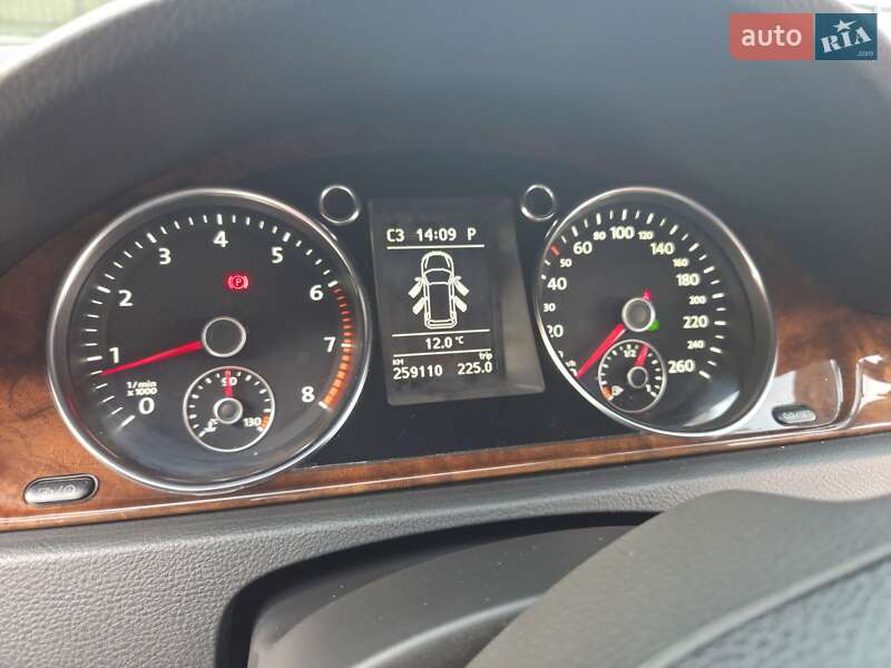 Универсал Volkswagen Passat 2012 в Харькове