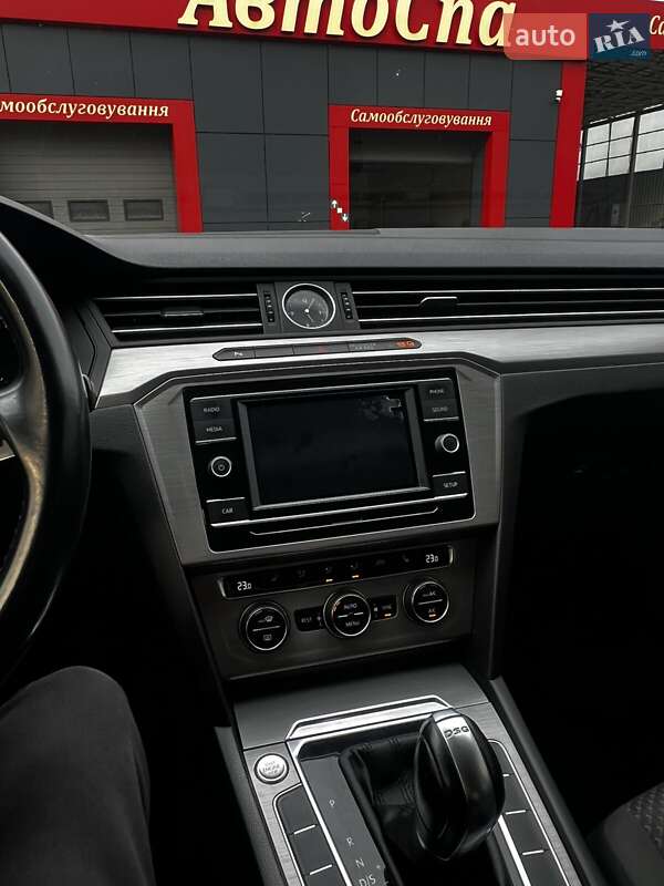Седан Volkswagen Passat 2017 в Черкассах