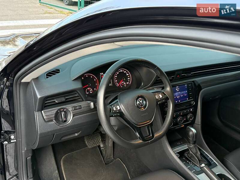 Седан Volkswagen Passat 2021 в Одессе