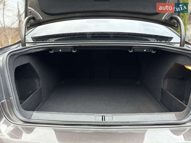 Седан Volkswagen Passat 2013 в Солотвине