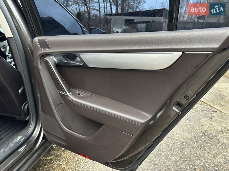 Седан Volkswagen Passat 2013 в Солотвине