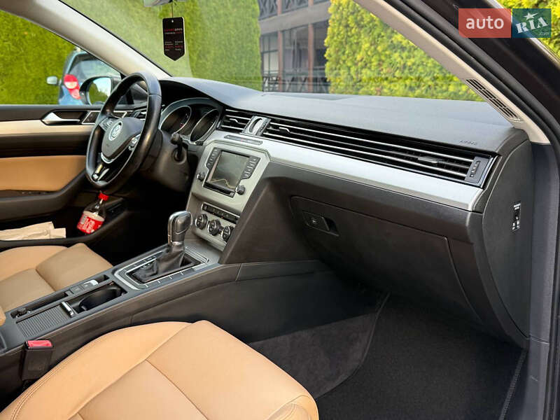 Универсал Volkswagen Passat 2015 в Стрые