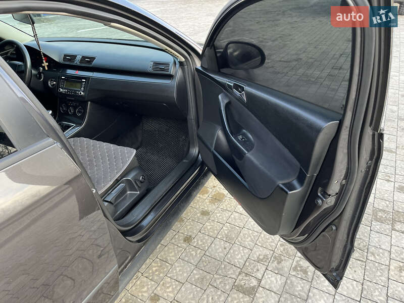 Универсал Volkswagen Passat 2006 в Запорожье