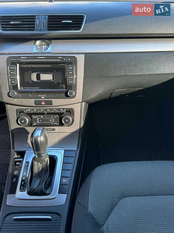 Универсал Volkswagen Passat 2011 в Надворной