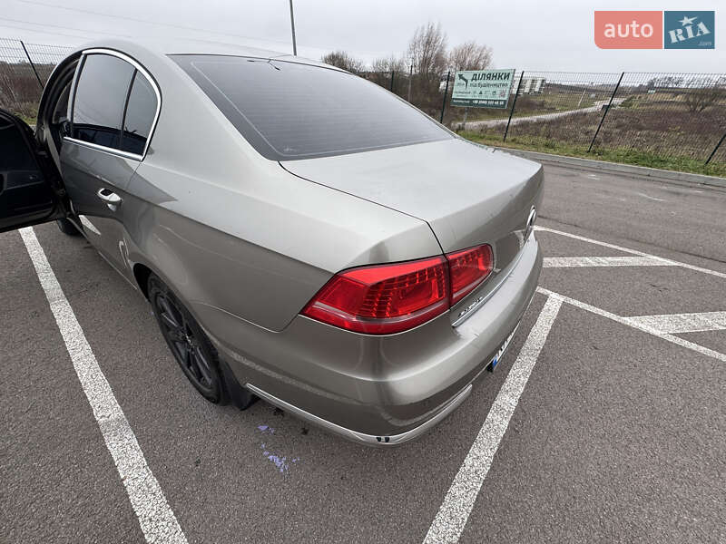 Седан Volkswagen Passat 2014 в Ровно