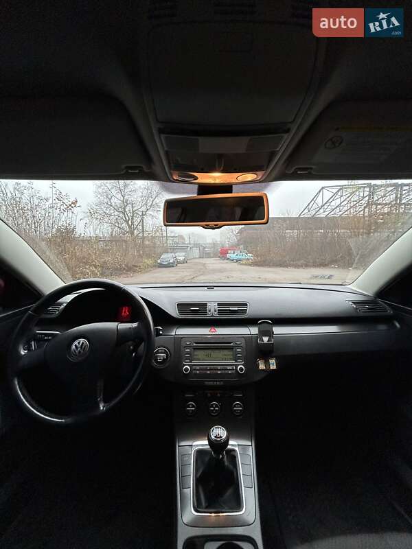 Универсал Volkswagen Passat 2005 в Житомире