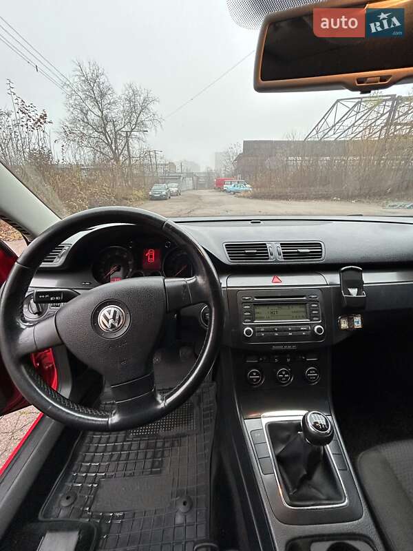 Универсал Volkswagen Passat 2005 в Житомире