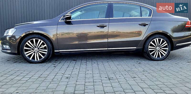 Седан Volkswagen Passat 2014 в Львове