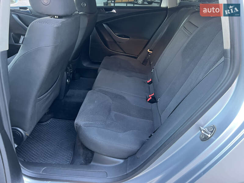 Универсал Volkswagen Passat 2006 в Ровно