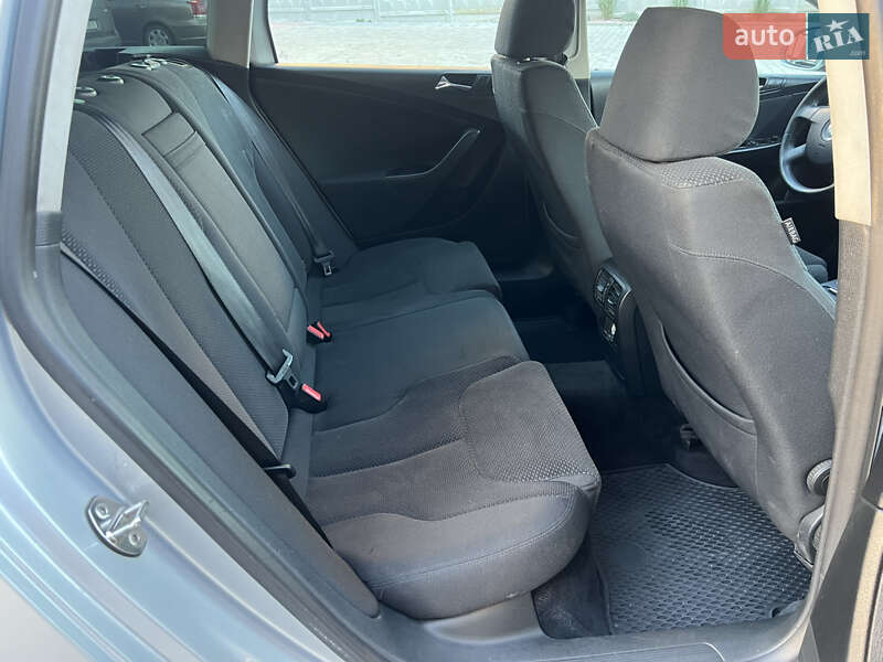 Универсал Volkswagen Passat 2006 в Ровно