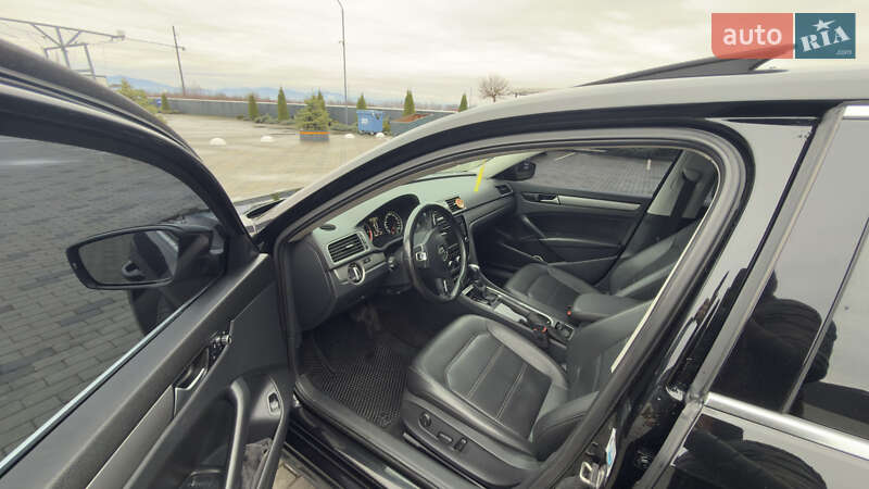 Седан Volkswagen Passat 2015 в Хусте