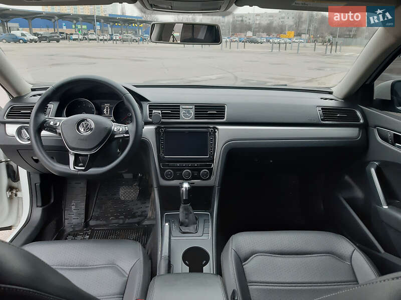 Седан Volkswagen Passat 2016 в Харькове