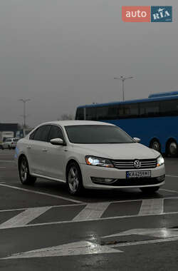 Седан Volkswagen Passat 2011 в Киеве