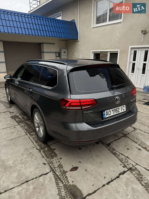 Универсал Volkswagen Passat 2017 в Хусте