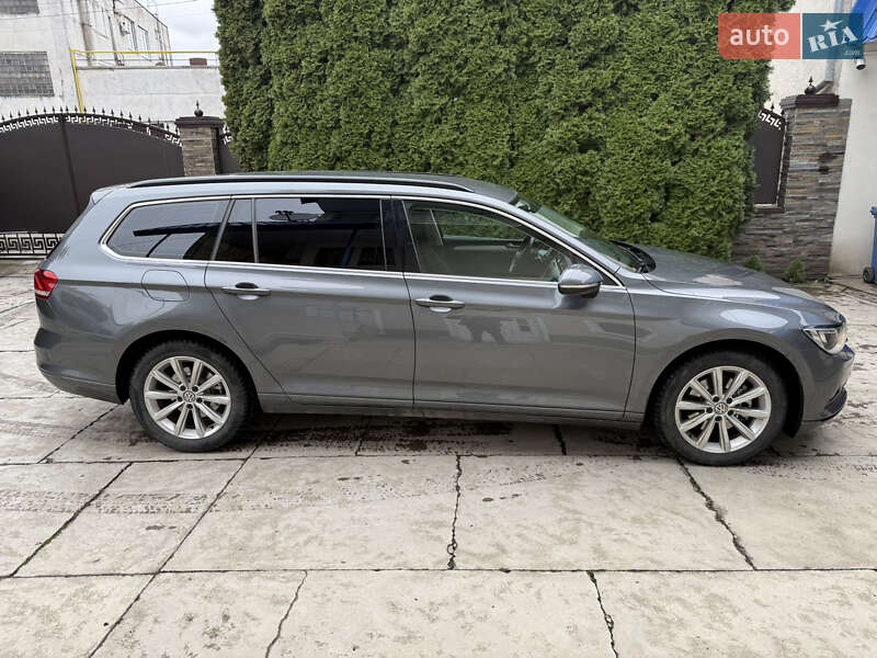 Универсал Volkswagen Passat 2017 в Хусте