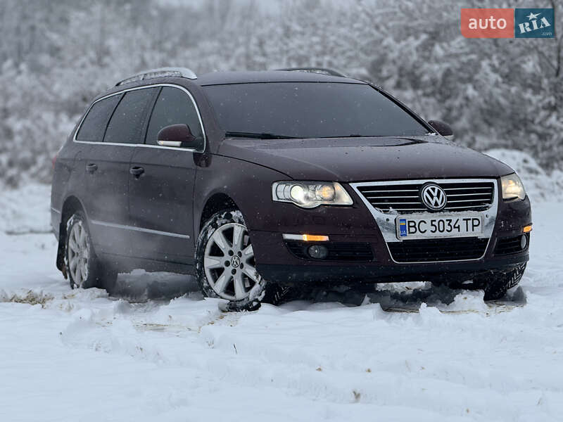 Универсал Volkswagen Passat 2010 в Стрые