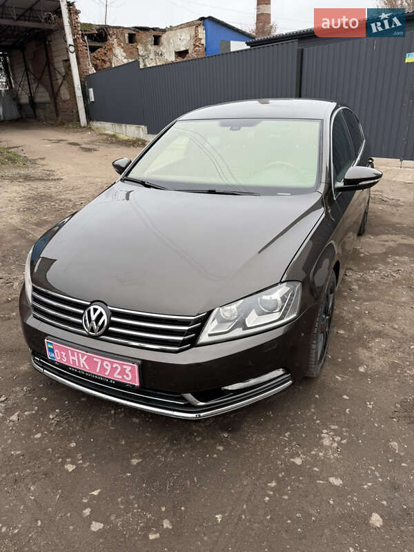 Седан Volkswagen Passat 2012 в Сумах
